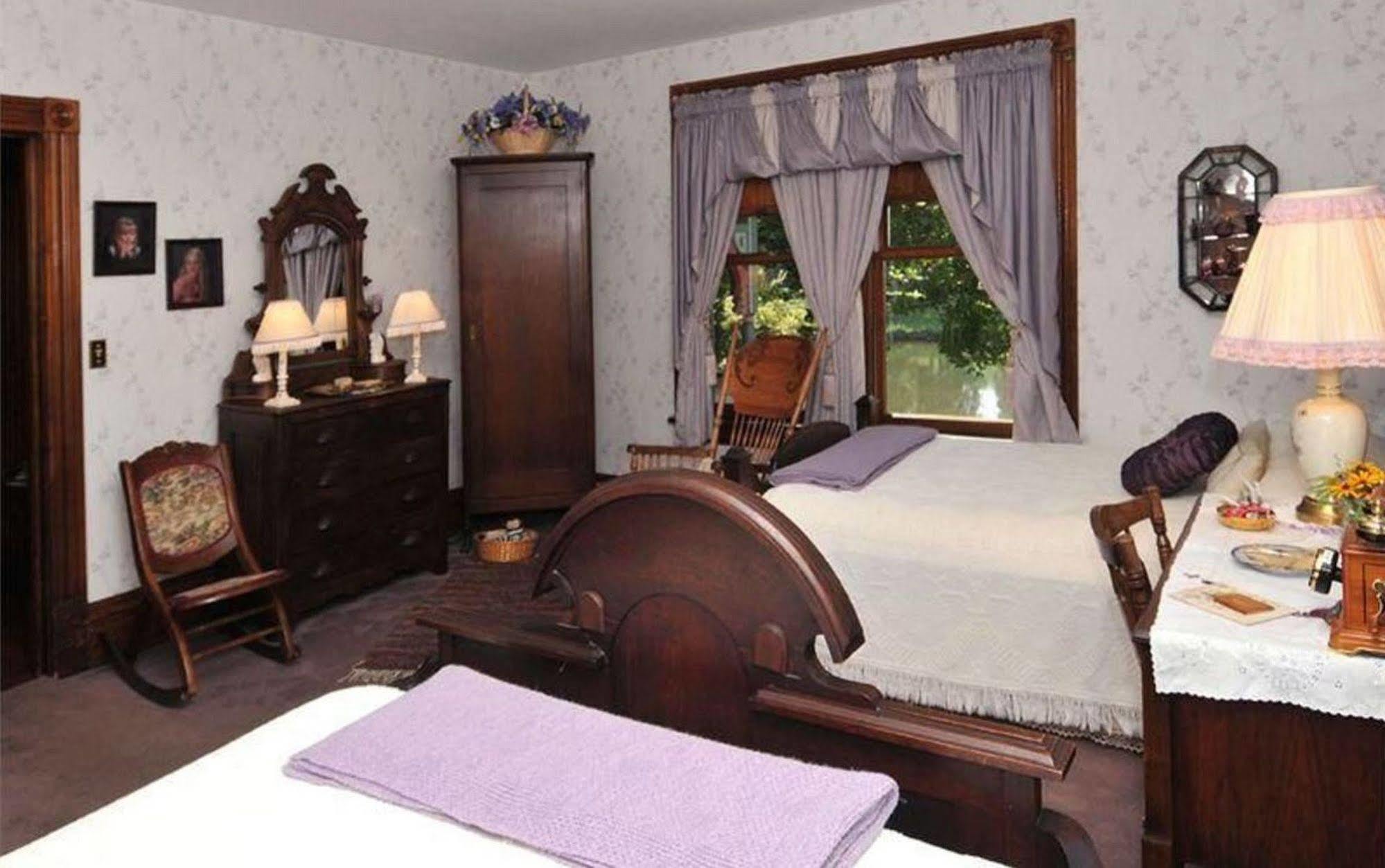 クリアフィールド ビクトリアン ロフト ベッド＆ブレックファースト Bed & Breakfast エクステリア 写真